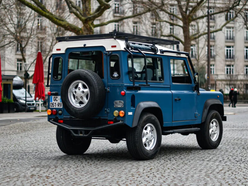 Land Rover Defender 90 V8 *North American Specification*