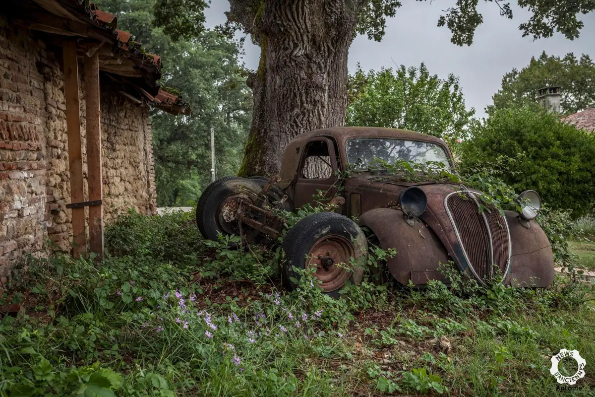 Nos Anciennes Abandonnées : la Simca 5 Fourgonnette !
