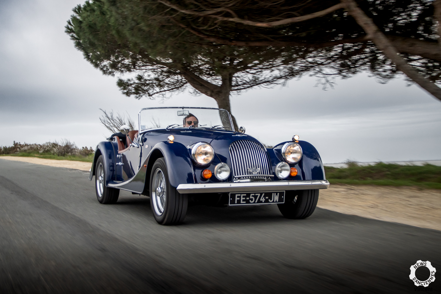Au volant d’une Morgan 4/4, l’essentiel en une auto