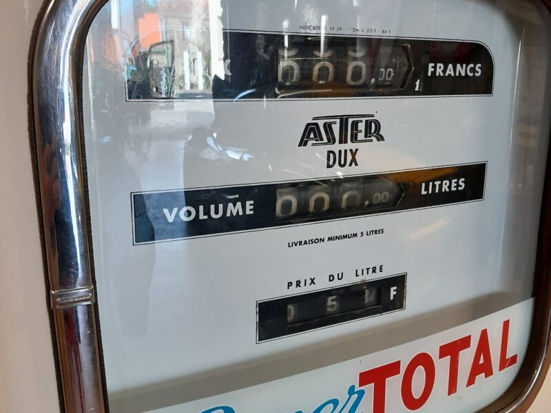 pompe à essence ancienne