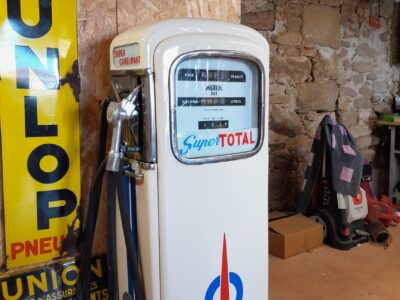 pompe à essence ancienne
