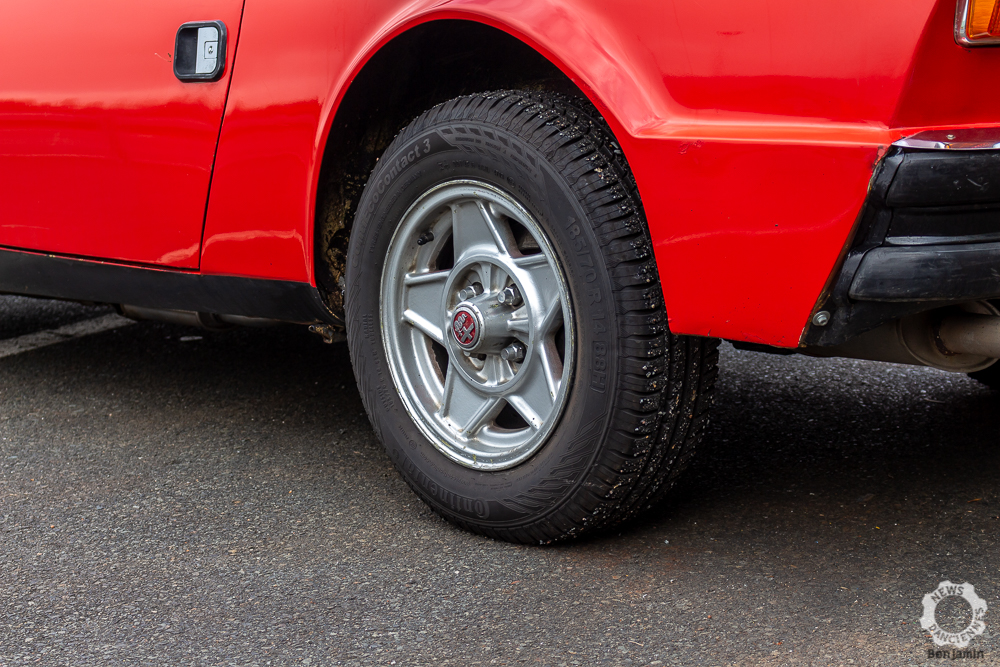 Bien vérifier l’état des pneus sur une voiture ancienne