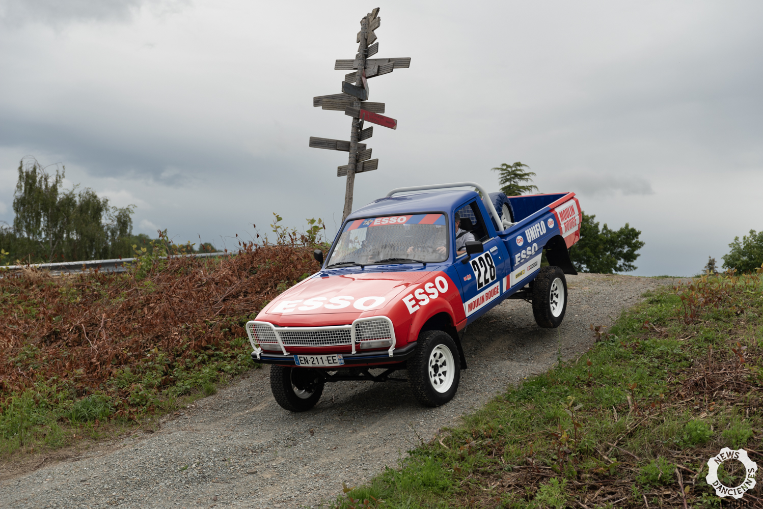 Au volant d’une Peugeot 504 Dangel Pick-Up : « mais si, ça passe ! »