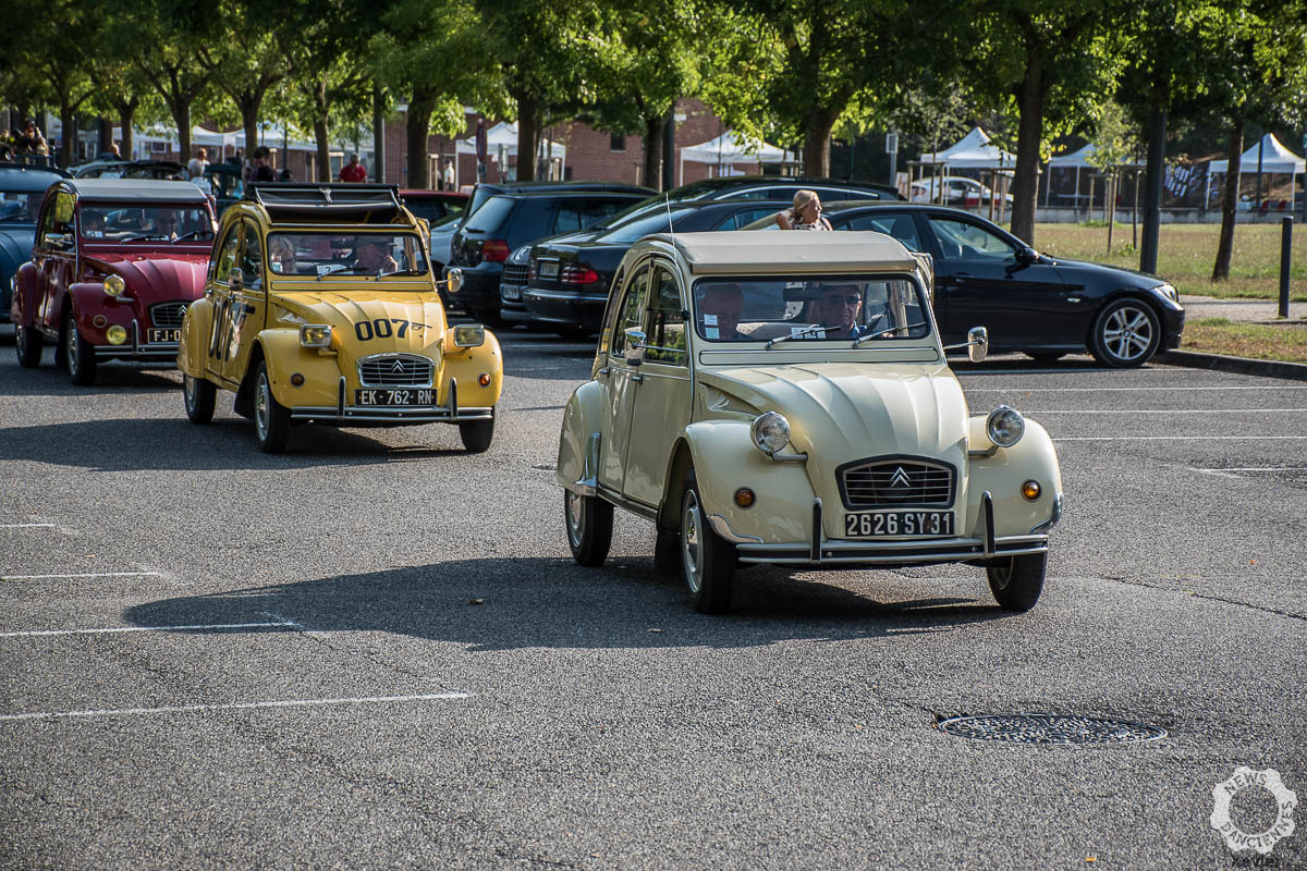Les 2CV à la fête pour le premier Rallye des Fontaines (31)