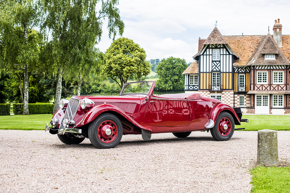 Aguttes : Traction 15-six Cabriolet et avant-guerres de haut vol à Autoworld