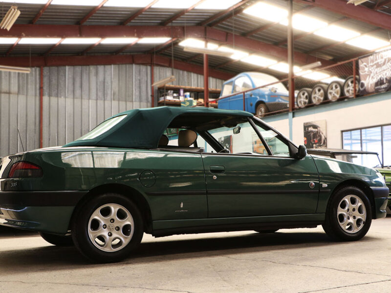 Peugeot 306 cabriolet série spéciale "Roland Garros"