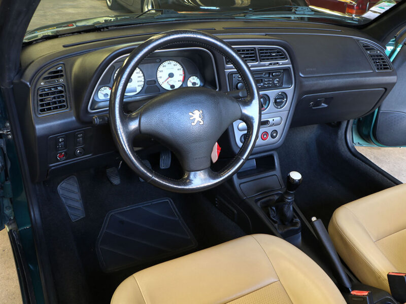 Peugeot 306 cabriolet série spéciale "Roland Garros"