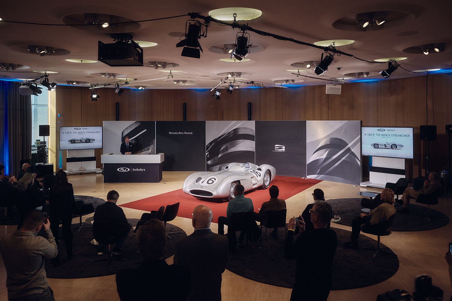 51 Millions d’euros pour la flèche d’argent Mercedes W 196 R Stromlinienwagen !