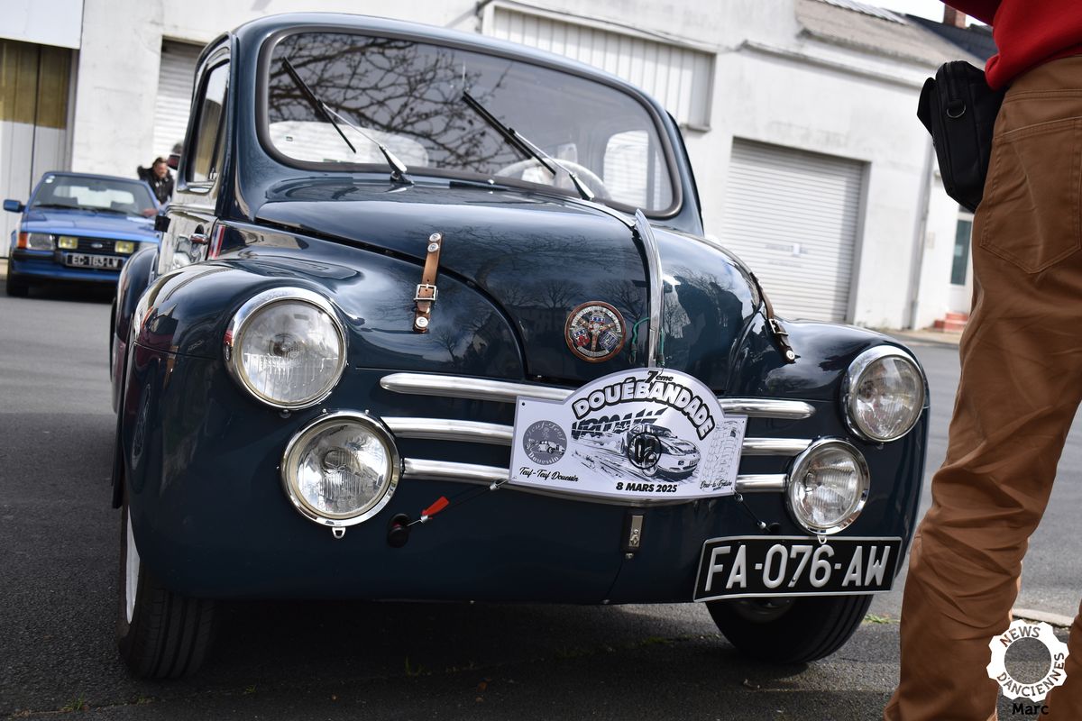 En copilote d’une 4cv 1063 à la Randonnée de la Douébandade Douessine (49)