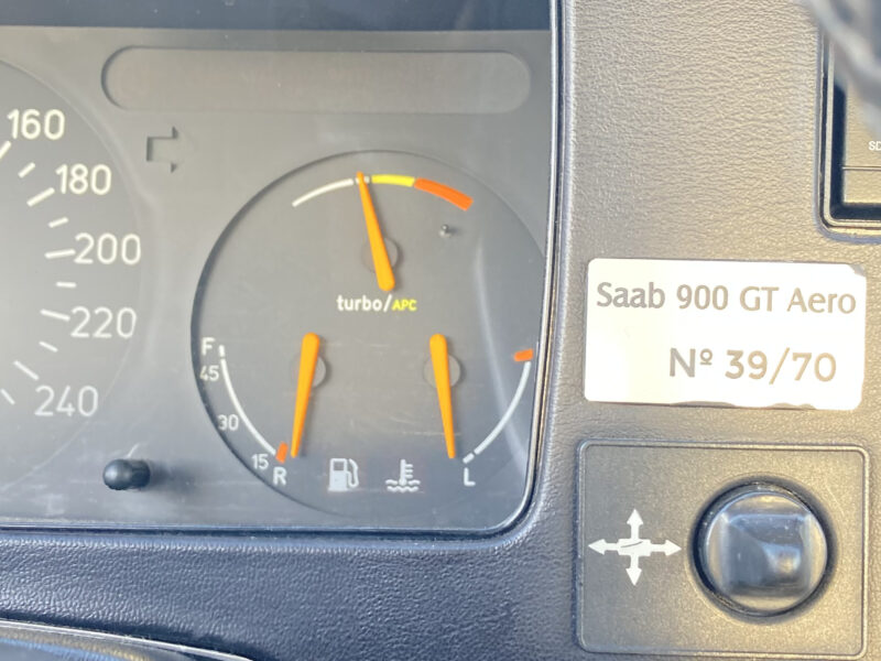 Rare SAAB 900 GT AERO 39/70 ex pour la France Boitier rouge 185 cv
