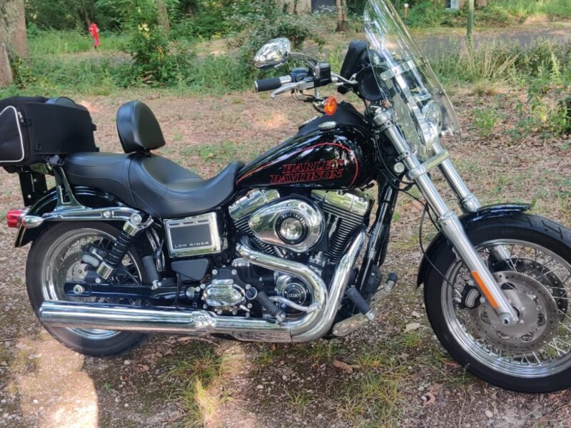 Harley Davidson Dyna LR - ORIGINE AMERIQUE - équipement complet motard fournis