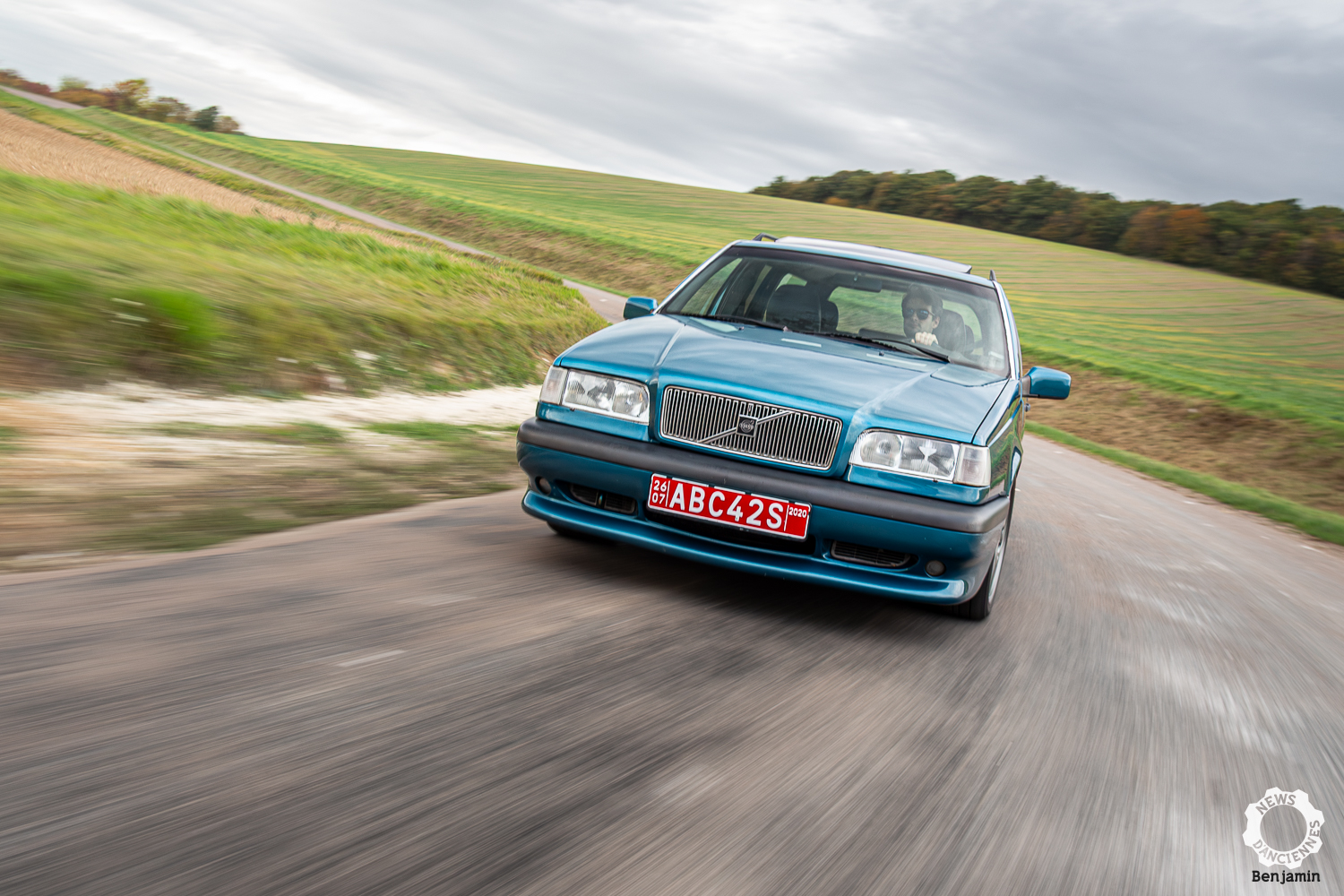 Au volant d’une Volvo 850R, plus dynamique que sa ligne