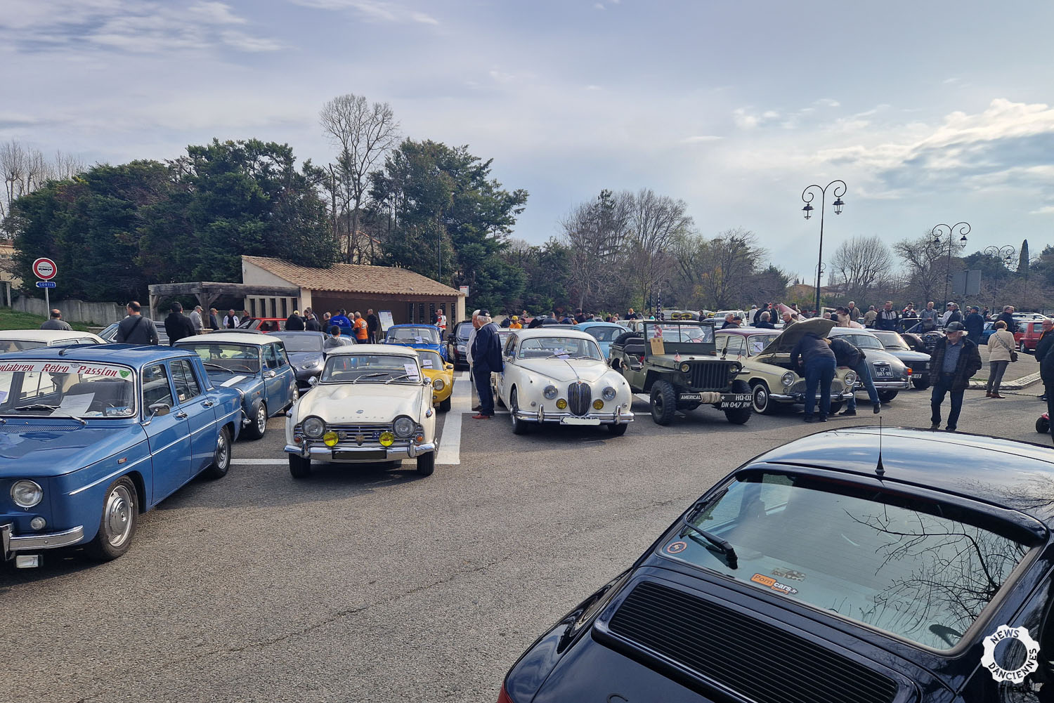 Un air de Printemps au Cars and Coffee de Grans (13)