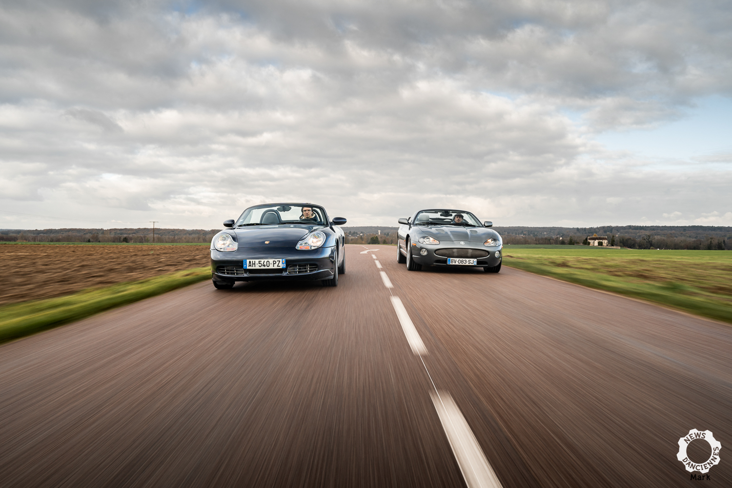 Match Jaguar XKR Cabriolet vs Porsche Boxster 3.2S, deux visions bien différentes
