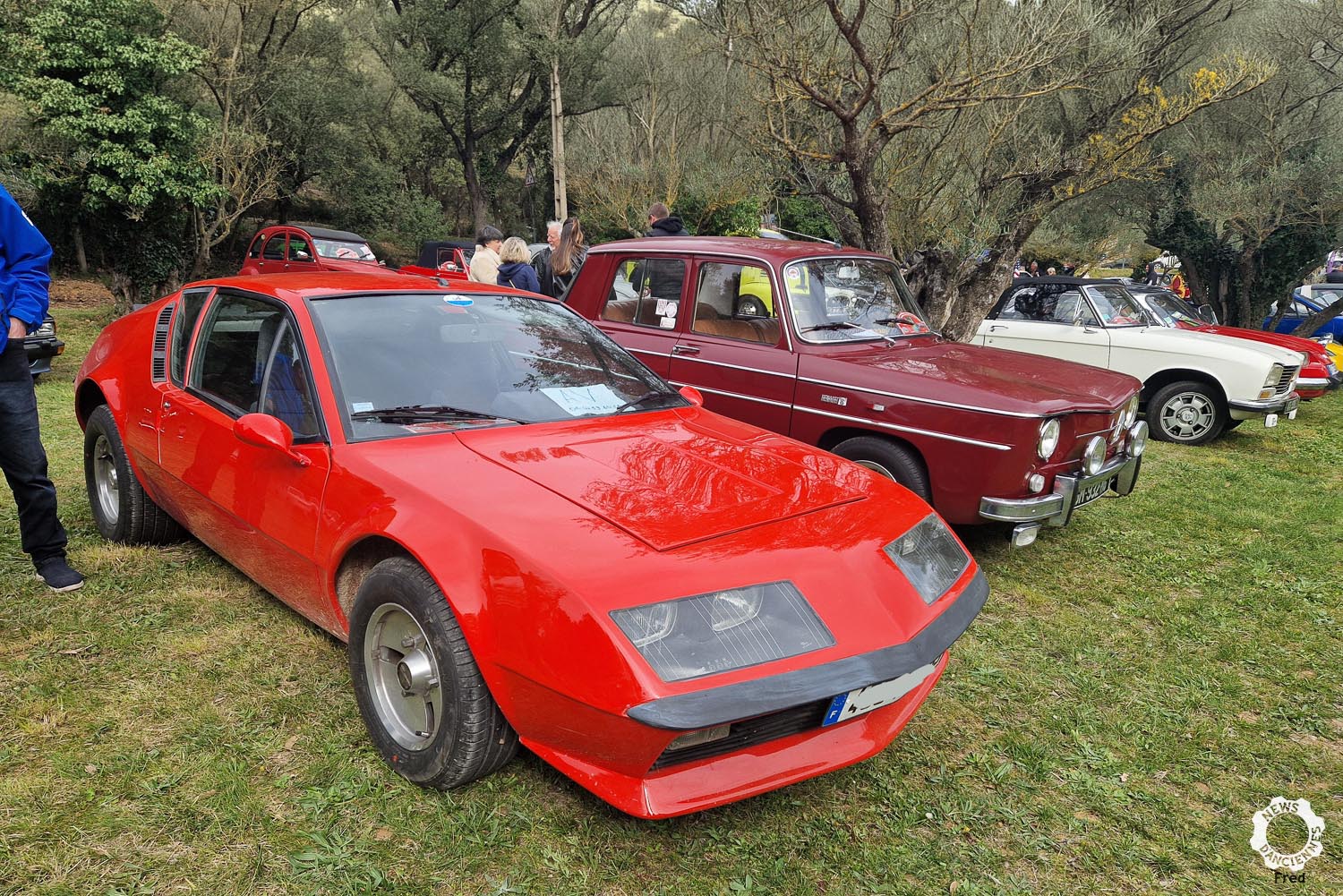 Au rassemblement Auto Collection de Sillans la Cascade (83)