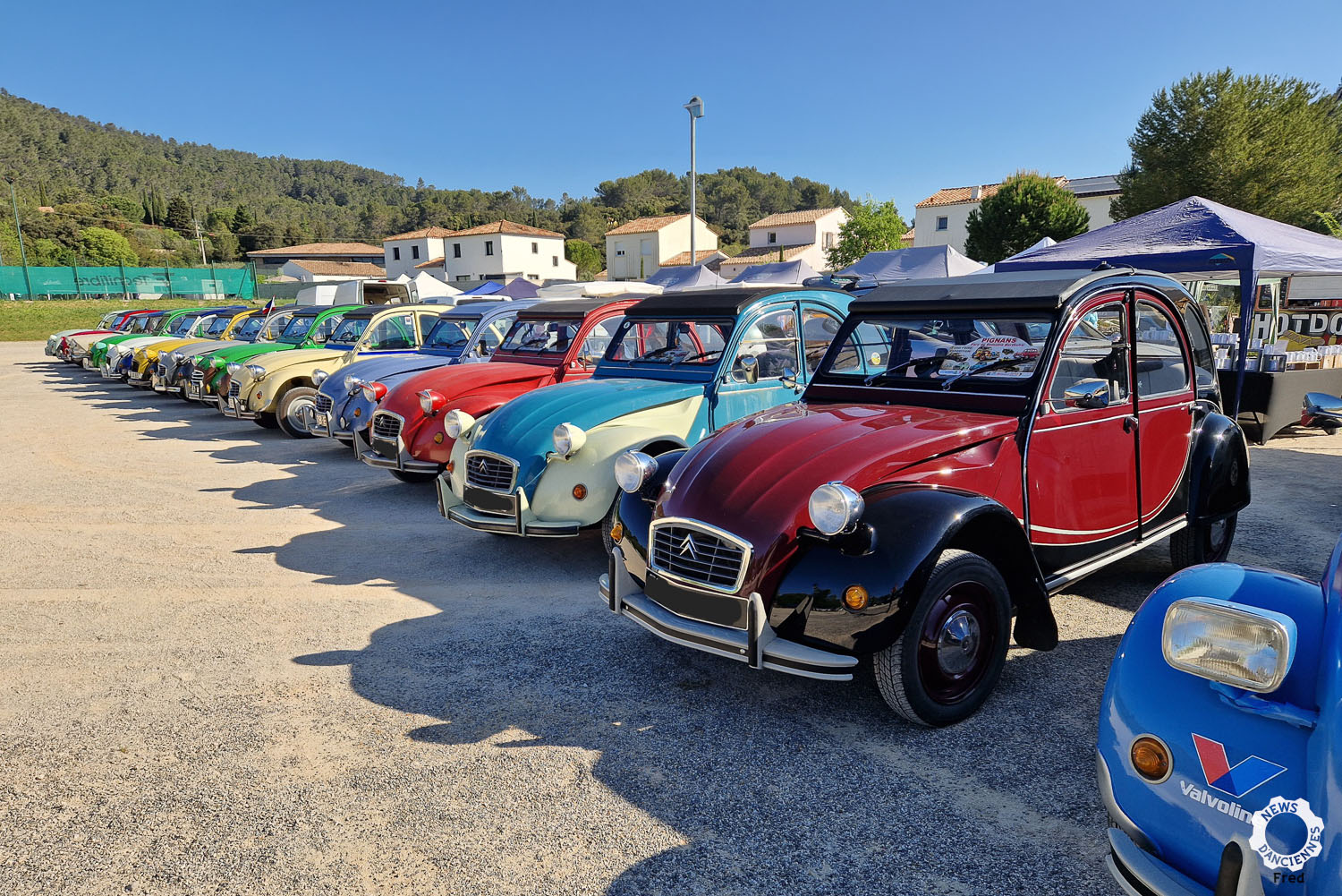 La Foire Expo de Pignans (83) a fait le plein d’anciennes, 2cv en tête