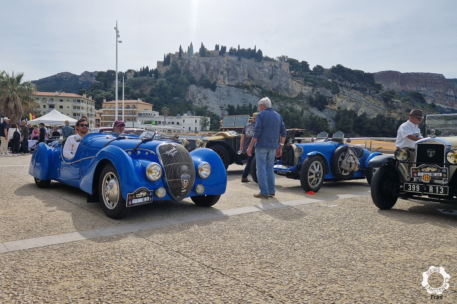 Rétro Cœur 2026, les voitures anciennes magnifiaient le Port de Cassis